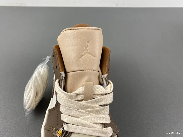 5 SE Jordan Tan HF5753-221 Hemp Modern British 1 Light Low 0728